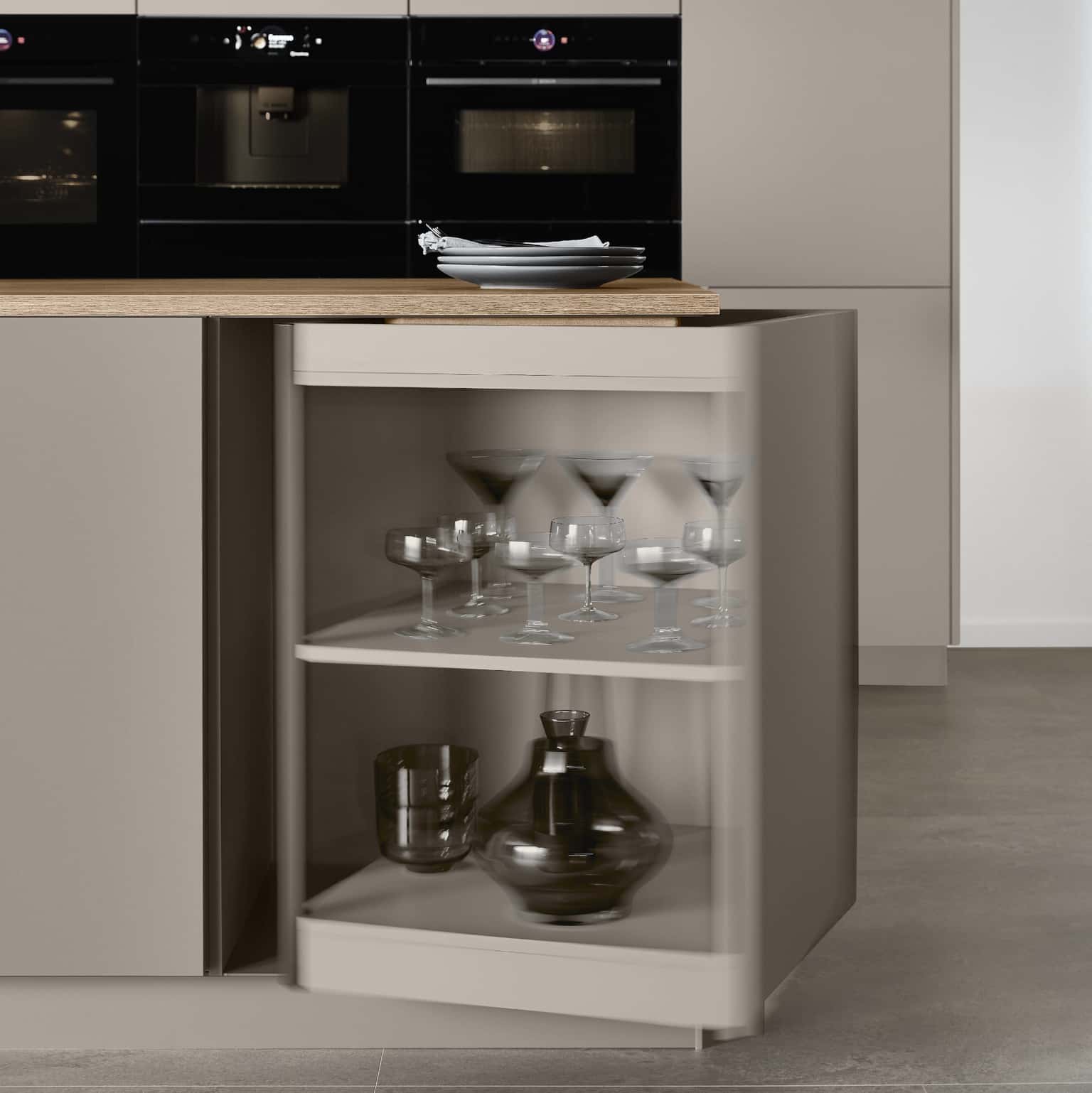 Nobilia Furn Spin Abschlussschrank mit 180 Grad Bedienbarkeit