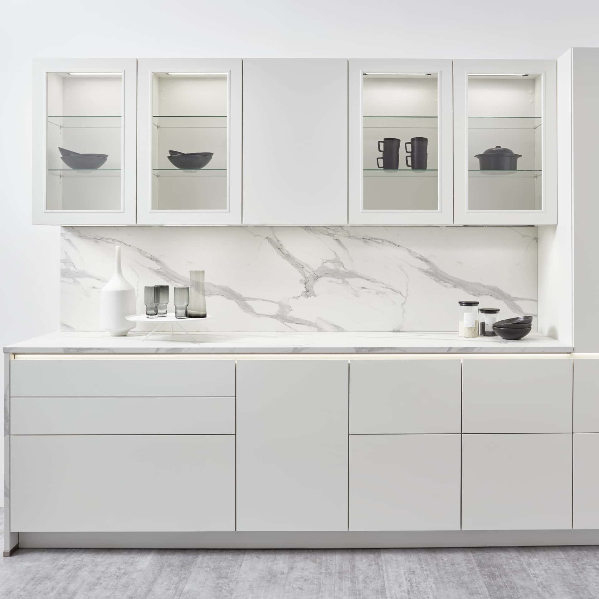 Nobili Wandschrank mit Glarahmen aus LineOne Serie